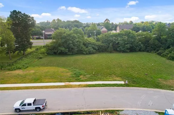 10619 Geist View DR, Mccordsville, IN 46055