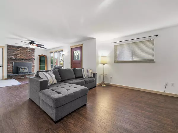 12802 W Shore Rd, Nine Mile Falls, WA 99026