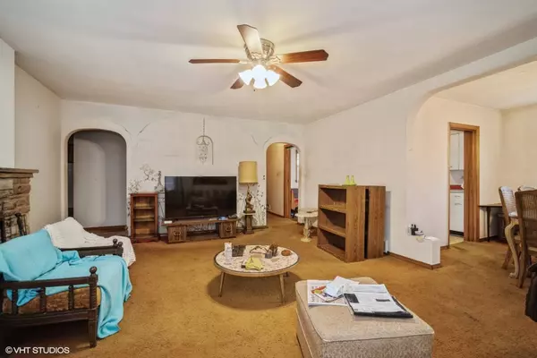 708 Florence DR, Park Ridge, IL 60068