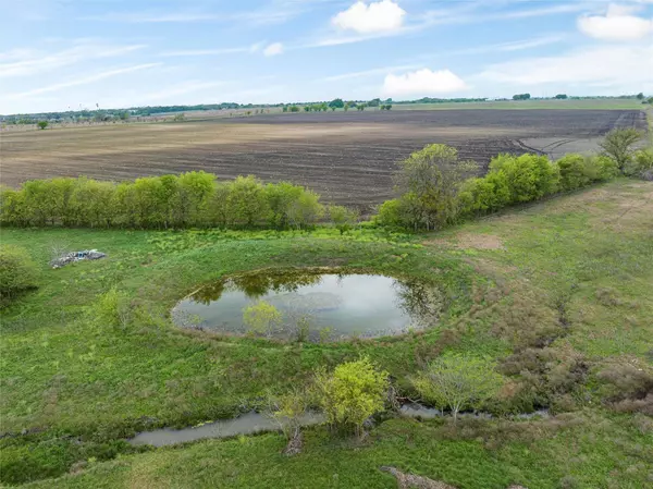 272 HCR 3106, Abbott, TX 76621