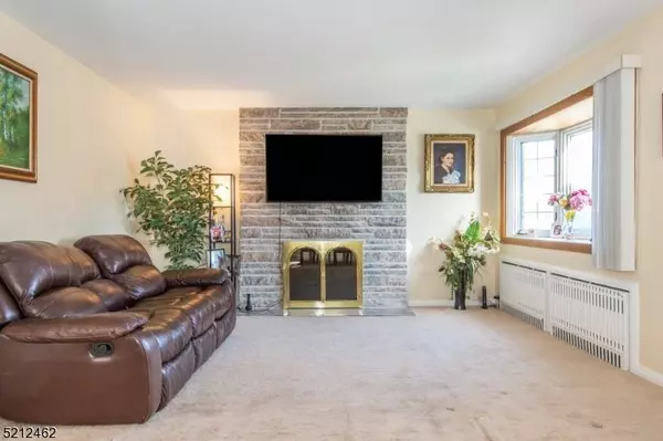 7 Springdale Ave, Clifton City, NJ 07013