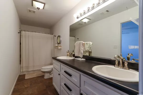 53 ASHCRAFT Court, Paragould, AR 72450