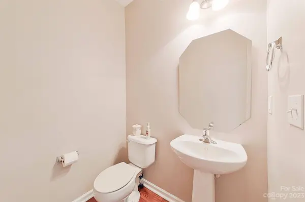 2007 Kegsworth DR, Charlotte, NC 28273