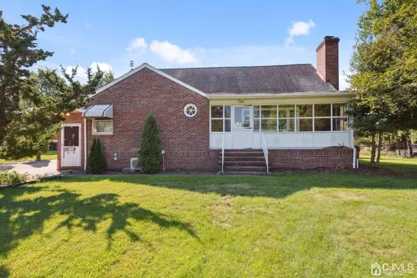 21 Murdock ST, Fords, NJ 08863