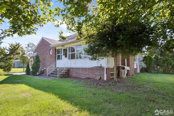 21 Murdock ST, Fords, NJ 08863