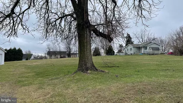 BUMBLE BEE LANE, Martinsburg, WV 25404