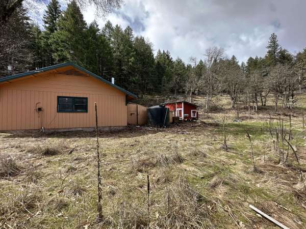 7185 Crowfoot RD, Trail, OR 97541
