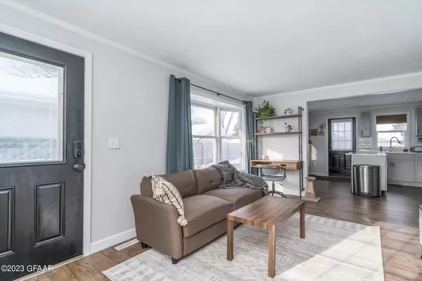 446 5TH Avenue SE, East Grand Forks, MN 56721