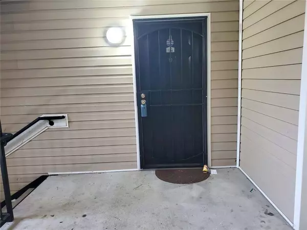 7204 Fairington Ridge CIR, Lithonia, GA 30038