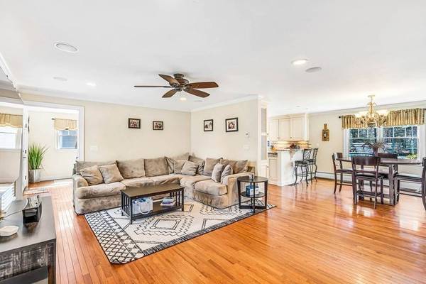 206 Plain St, Rehoboth, MA 02769