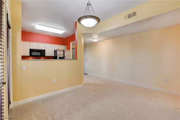 5250 S Rainbow Boulevard #2052, Las Vegas, NV 89118