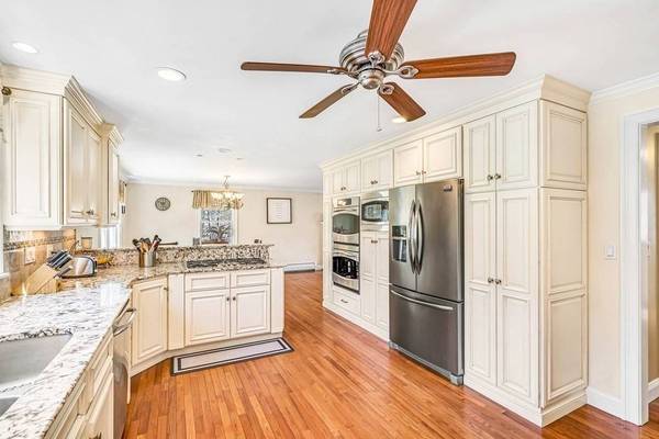 206 Plain St, Rehoboth, MA 02769