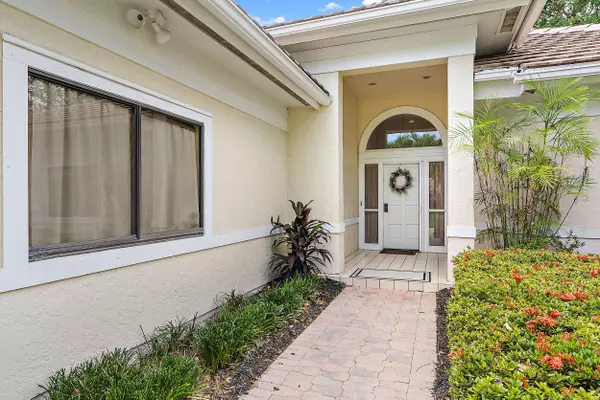 6948 SE Pacific DR, Stuart, FL 34997