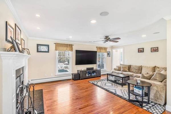 206 Plain St, Rehoboth, MA 02769
