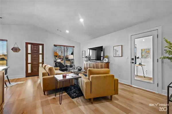 1808 SW D Street, Bentonville, AR 72712