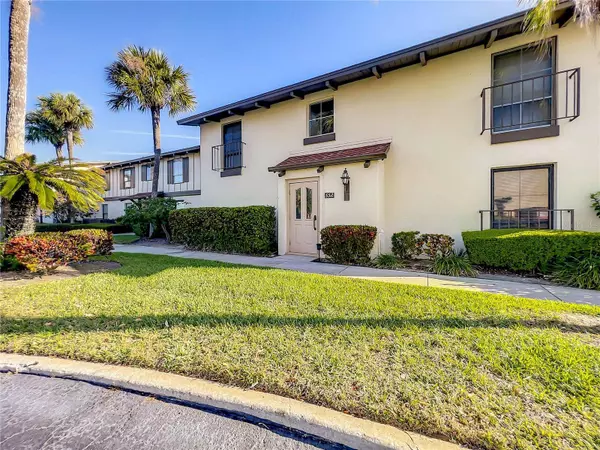 552 PLAZA SEVILLE CT #97, Treasure Island, FL 33706