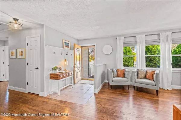 43 Pease Road, Manalapan, NJ 07726