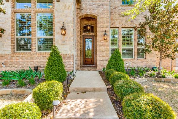 1085 Lavon Drive, Grapevine, TX 76051