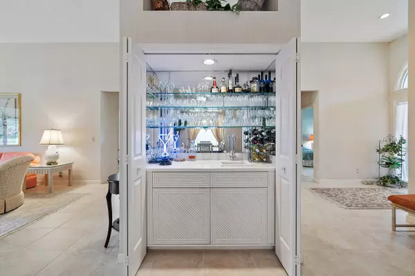 6948 SE Pacific DR, Stuart, FL 34997