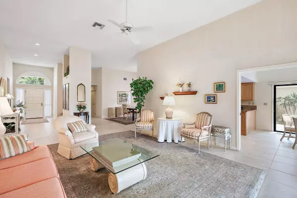 6948 SE Pacific DR, Stuart, FL 34997