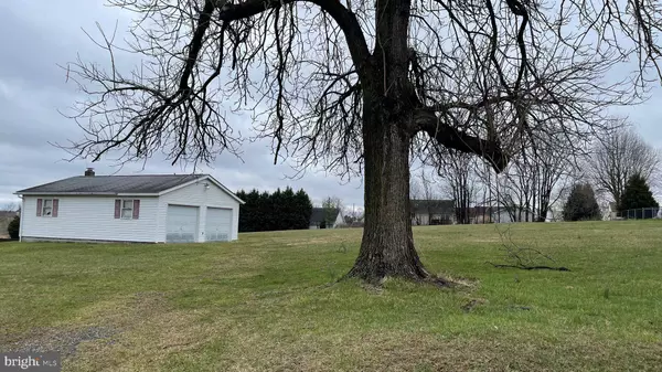 BUMBLE BEE LANE, Martinsburg, WV 25404