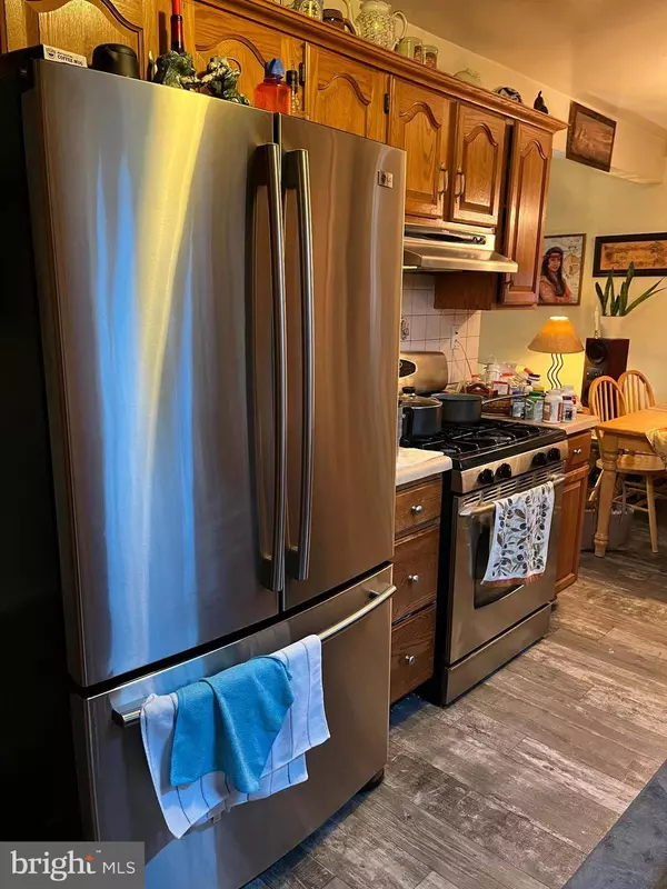 8 OREGON AVE, Mount Laurel, NJ 08054