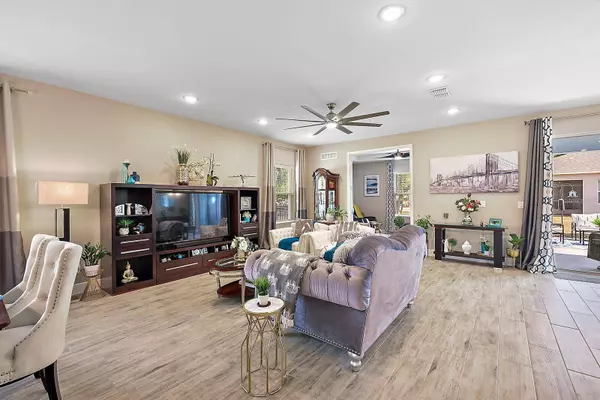 714 OAKS SHORES RD, Leesburg, FL 34748