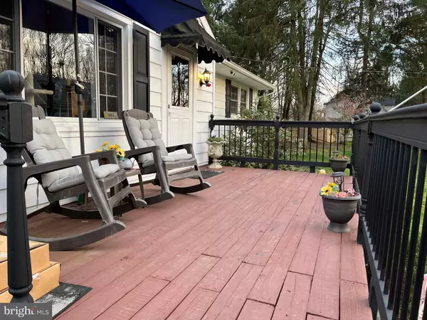 8 OREGON AVE, Mount Laurel, NJ 08054