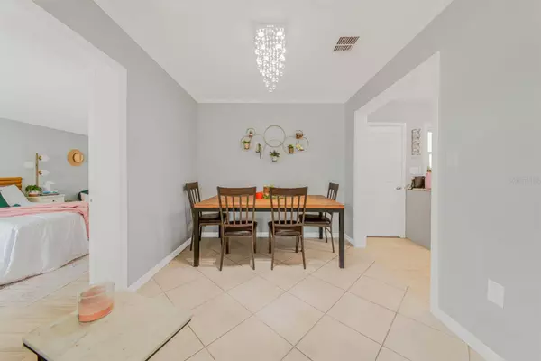 305 S LAKEWOOD DR, Orlando, FL 32803