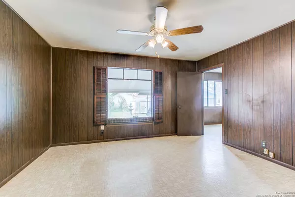 418 COSGROVE ST, San Antonio, TX 78210-5437