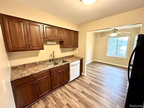 505 W Highland Road C-13, Howell, MI 48843