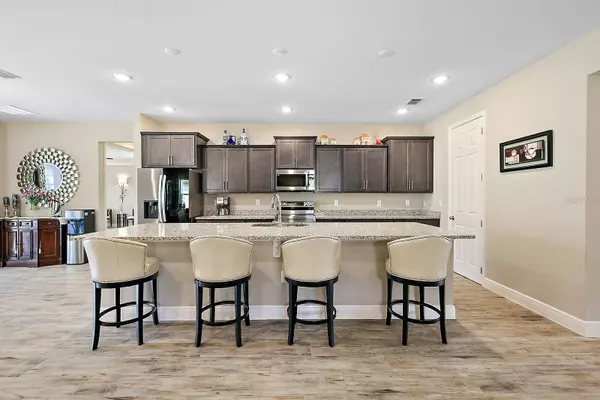 714 OAKS SHORES RD, Leesburg, FL 34748