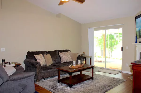 6745 Community Dr, Pensacola, FL 32526