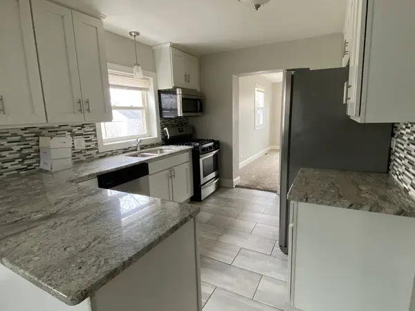 9208 S Sawyer Avenue, Evergreen Park, IL 60805