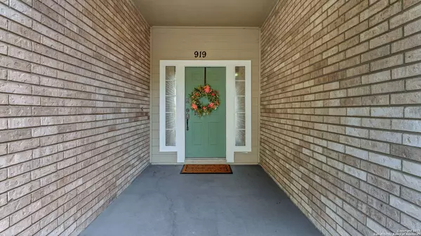 919 COUGAR COUNTRY, San Antonio, TX 78251-4049