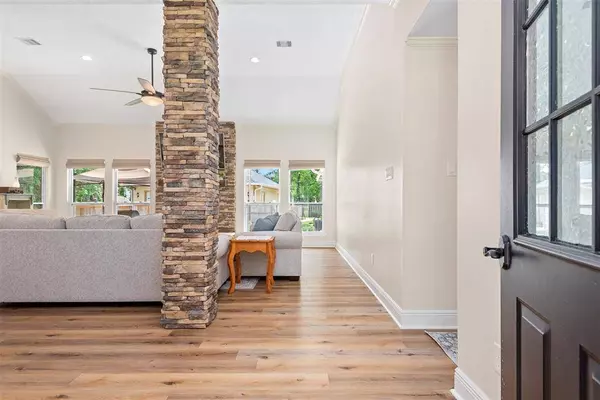 2402 Pebblebrook CIR, Conroe, TX 77384