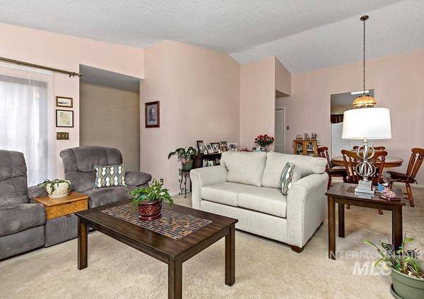 1131 S Abbey Cir, Boise, ID 83705