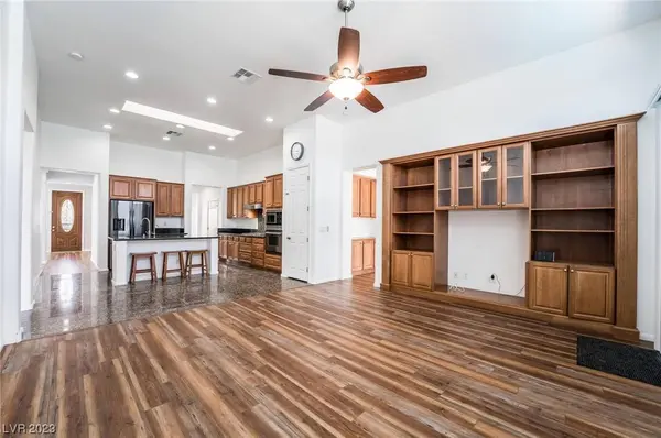 5916 Soaring Bluff Street, North Las Vegas, NV 89031