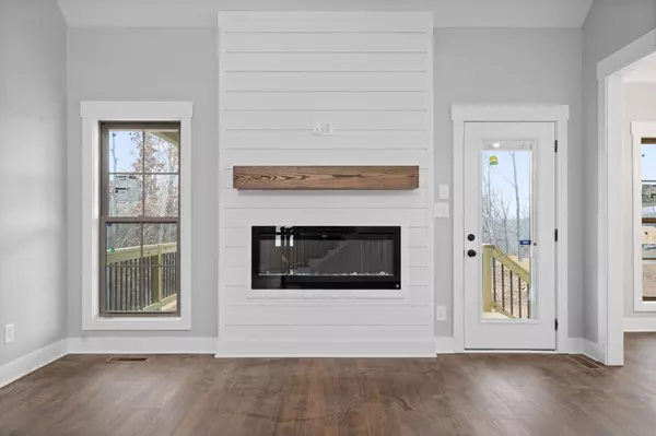 204 Sherlock Dr, Clarksville, TN 37043