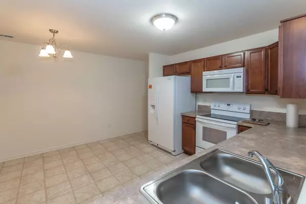 2727 Bluestone DR, Greenfield, IN 46140