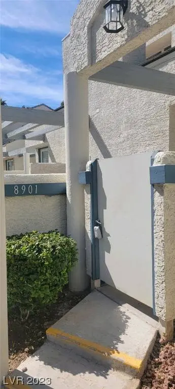 8901 Antioch Way, Las Vegas, NV 89117