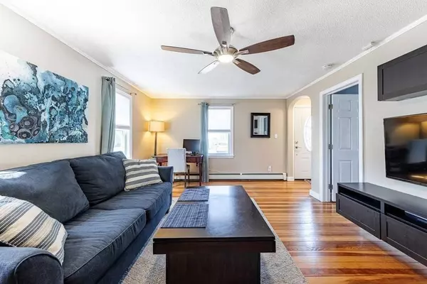 3 Orchard St, Tewksbury, MA 01876