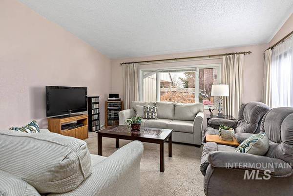 1131 S Abbey Cir, Boise, ID 83705
