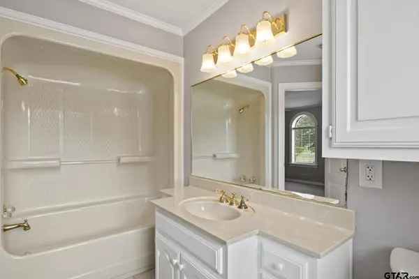 210 Turnberry Circle, Mt Pleasant, TX 75455