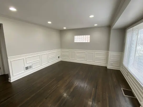 9208 S Sawyer Avenue, Evergreen Park, IL 60805