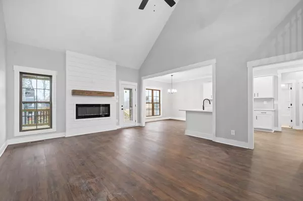 204 Sherlock Dr, Clarksville, TN 37043