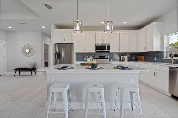 87 POINT OF WOODS DR, Palm Coast, FL 32164