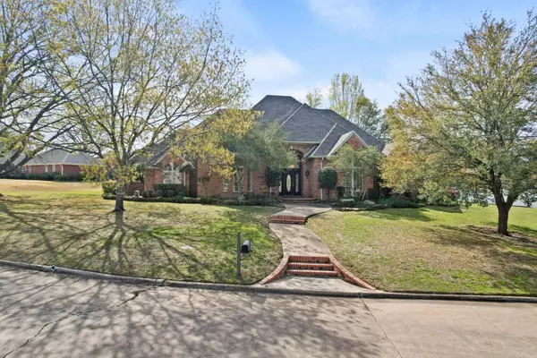 210 Turnberry Circle, Mount Pleasant, TX 75455