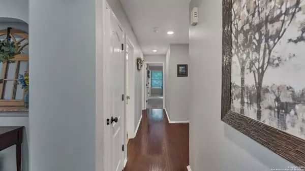 919 COUGAR COUNTRY, San Antonio, TX 78251-4049