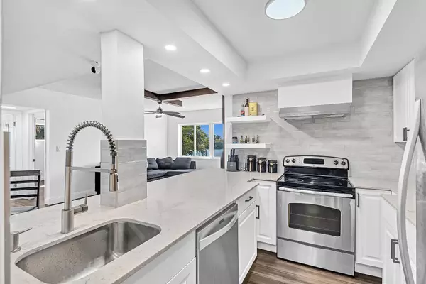 1060 Crystal Lake DR 203, Deerfield Beach, FL 33064